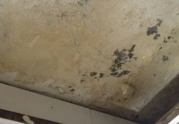 苏尼特右阳台漏水维修公司分享下苏尼特右卫生间渗水维修需要注意哪些问题。